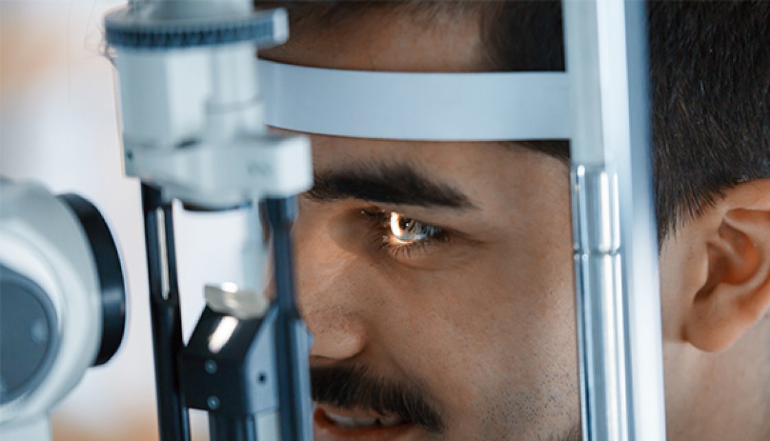 Tips & Tricks for Fitting a Patient with Astigmatism img
